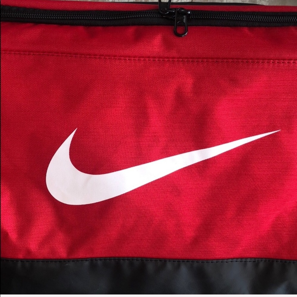 NWT Nike Medium duffle bag - Picture 5 of 6